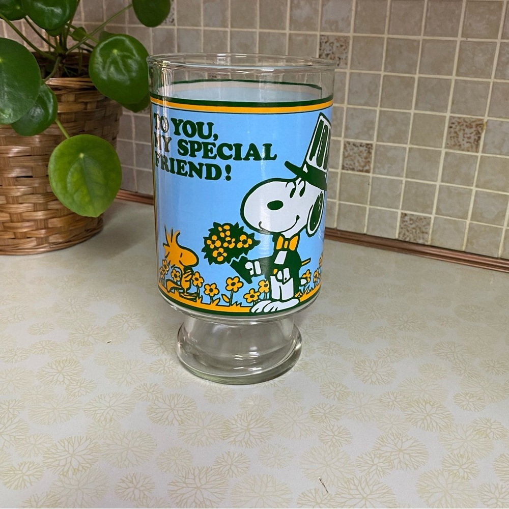 Vintage Snoopy and Woodstock “ To you my special friend “ large glass mug cup
